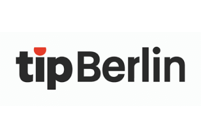 Laura-Jane Walzel reviews “Wenn ich deine Worte lese, finde ich den Weg zurück nach Hause” for tipBerlin